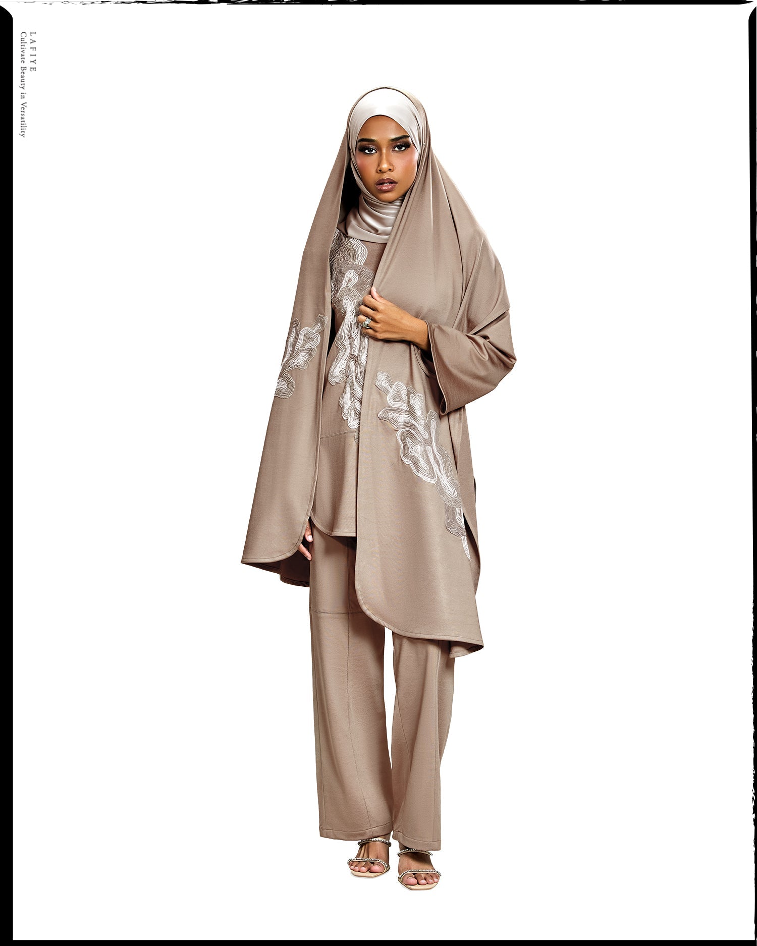 Sorel Ornate Shawl in Lire