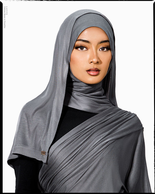 Hem Knit Shawl in Lune