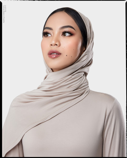 Skiv Rou Scarf in Taupe