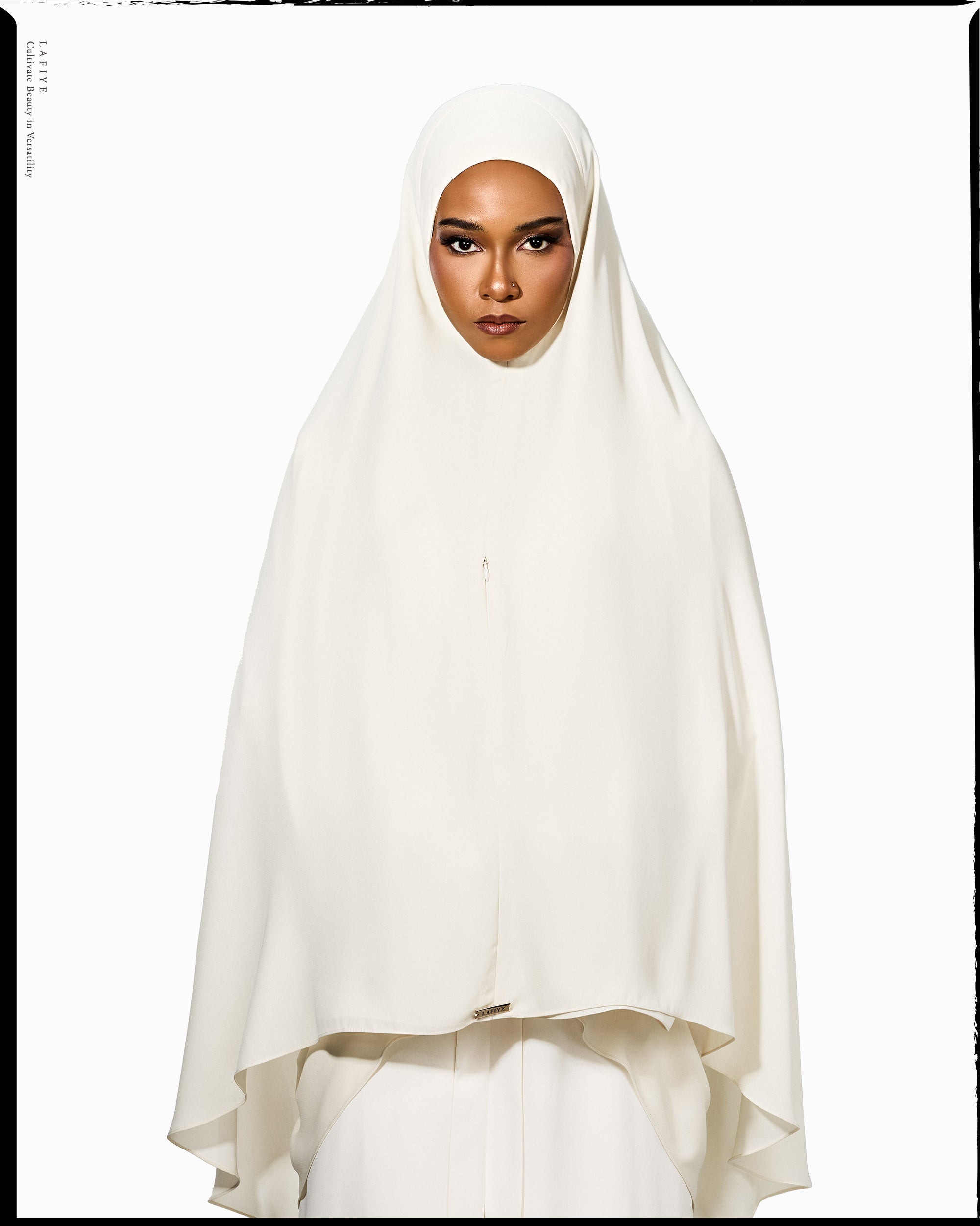 Sav Khimar in Eartha