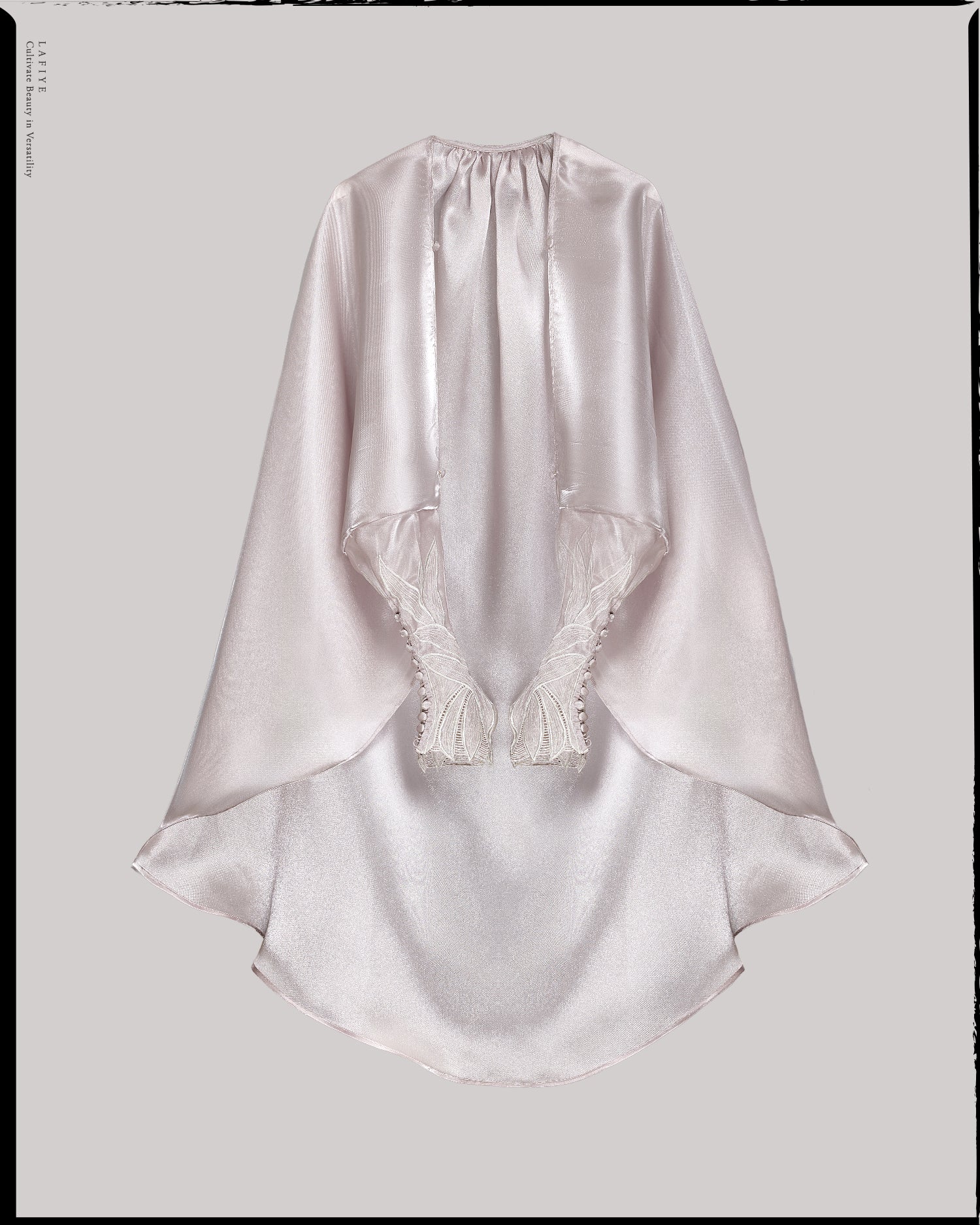 Nue Broderie Liquid Organza Sleeve Mantle