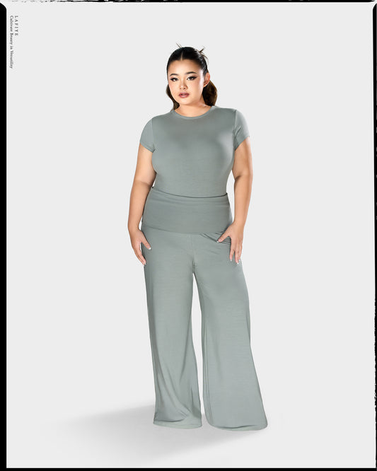 Ode Sculpting Folded Pants in Clover