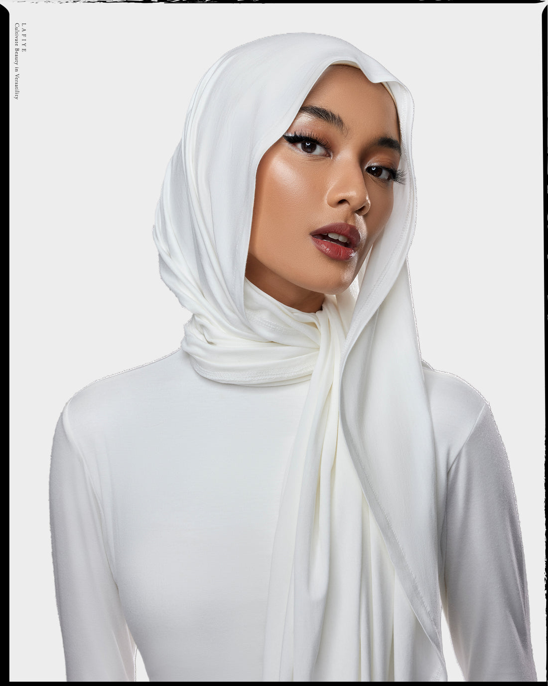 Skiv Rou Scarf in White – Lafiye