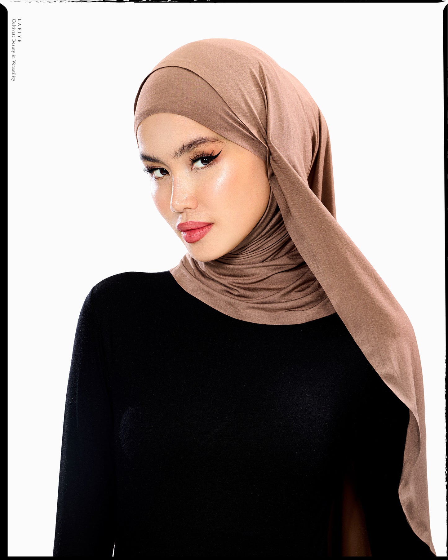 Vel Sens Scarf in Brown